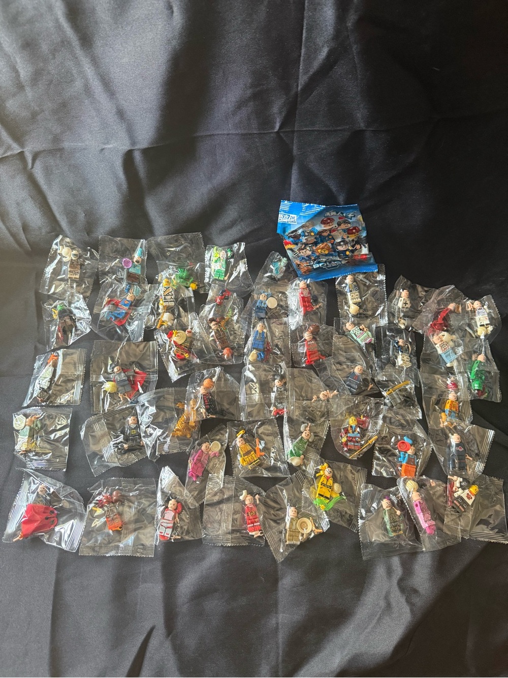 New 50pcs LEGO BLOCK Type (not branded) Minifigure Blind Bag Collection